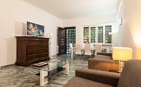 Vatican Holiday Apartment 307
